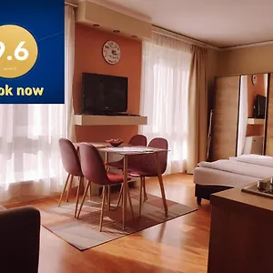https://lola-studio-apartman.hotels-hajduszoboszlo-hungary.com